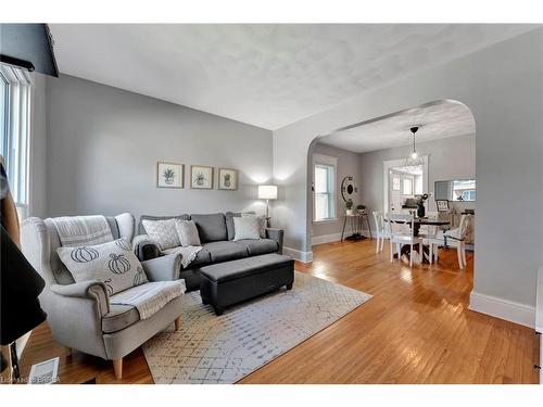 289 Marlborough Street, Brantford, ON - Indoor Photo Showing Living Room