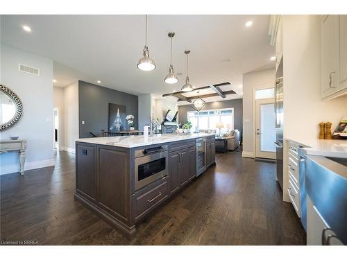 21 Tedley Boulevard, Brantford, ON - Indoor Photo Showing Kitchen With Upgraded Kitchen