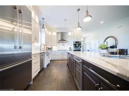 21 Tedley Boulevard, Brantford, ON - Indoor Photo Showing Kitchen With Upgraded Kitchen