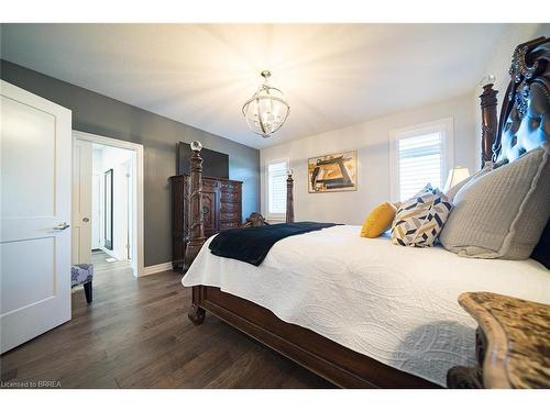 21 Tedley Boulevard, Brantford, ON - Indoor Photo Showing Bedroom