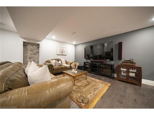 21 Tedley Boulevard, Brantford, ON - Indoor Photo Showing Living Room