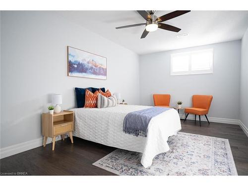 21 Tedley Boulevard, Brantford, ON - Indoor Photo Showing Bedroom