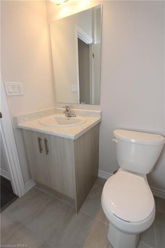 131-677 Park Road N, Brantford, ON - Indoor Photo Showing Bathroom