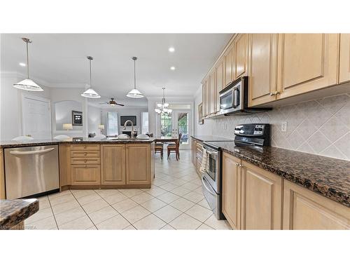 88 Hunter Way, Brantford, ON - Indoor Photo Showing Kitchen With Stainless Steel Kitchen With Upgraded Kitchen