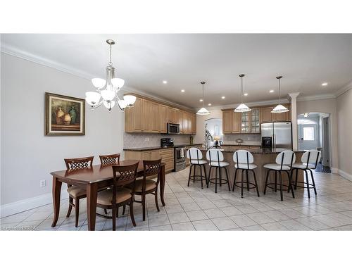 88 Hunter Way, Brantford, ON - Indoor Photo Showing Dining Room