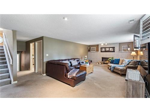 14 Pinewood Drive, Brantford, ON - Indoor