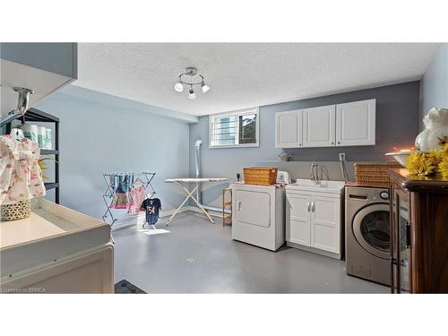 14 Pinewood Drive, Brantford, ON - Indoor Photo Showing Laundry Room