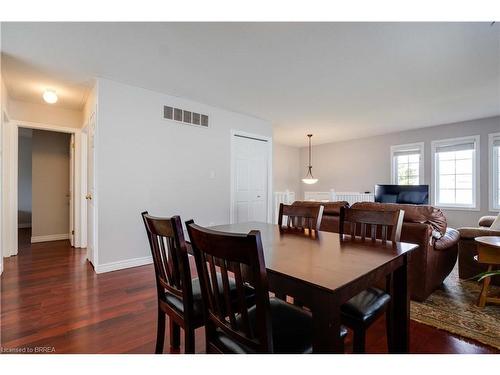 105 Donegal Drive, Brantford, ON - Indoor Photo Showing Dining Room