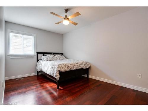 105 Donegal Drive, Brantford, ON - Indoor Photo Showing Bedroom