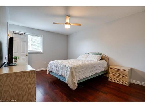 105 Donegal Drive, Brantford, ON - Indoor Photo Showing Bedroom