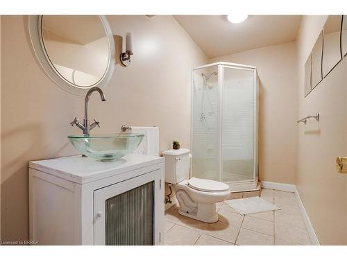 105 Donegal Drive, Brantford, ON - Indoor Photo Showing Bathroom