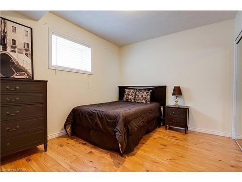 105 Donegal Drive, Brantford, ON - Indoor Photo Showing Bedroom