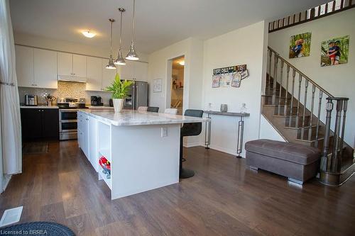 8 Turnbull Drive, Brantford, ON - Indoor Photo Showing Kitchen With Upgraded Kitchen