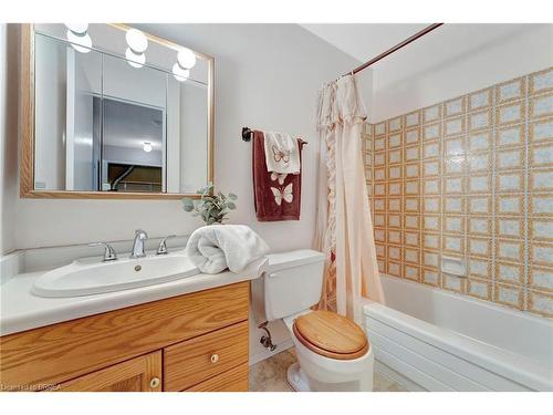 146-36 Hayhurst Road, Brantford, ON - Indoor Photo Showing Bathroom