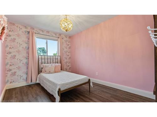 71 Garden Crescent, Paris, ON - Indoor Photo Showing Bedroom