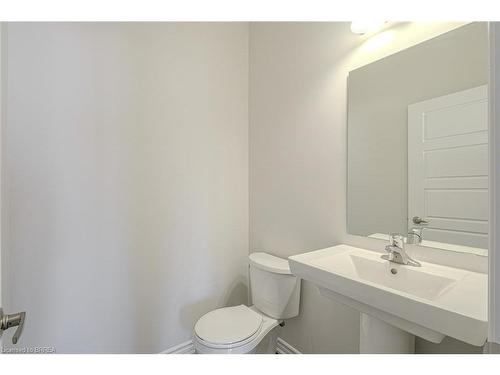 157-677 Park Road N, Brantford, ON - Indoor Photo Showing Bathroom