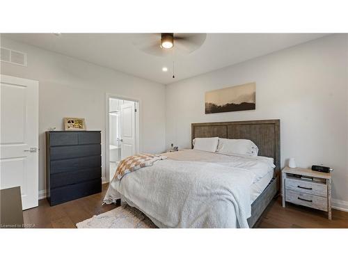 790 South Coast Drive, Peacock Point, ON - Indoor Photo Showing Bedroom