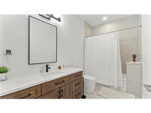 790 South Coast Drive, Peacock Point, ON - Indoor Photo Showing Bathroom