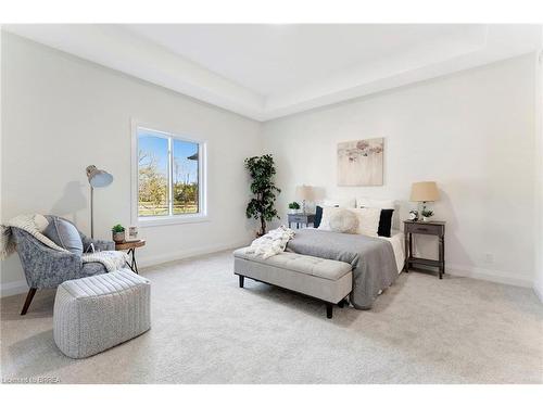 18-242 Mount Pleasant Street, Brantford, ON - Indoor Photo Showing Bedroom