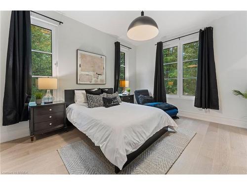 239 Green Street, Burlington, ON - Indoor Photo Showing Bedroom