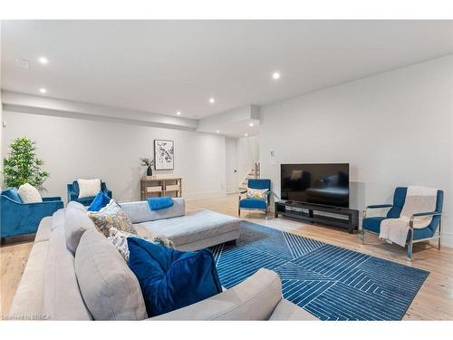 239 Green Street, Burlington, ON - Indoor Photo Showing Living Room