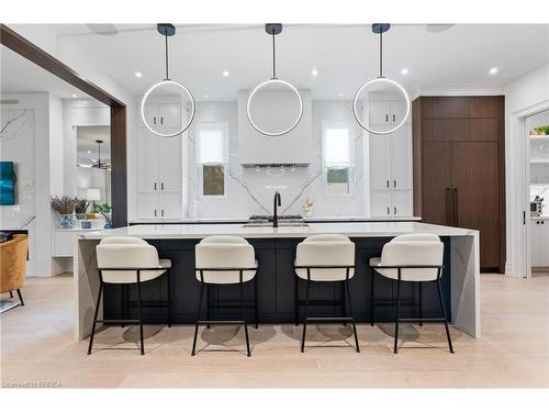 239 Green Street, Burlington, ON - Indoor Photo Showing Dining Room