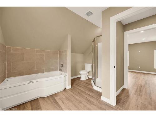 81 Banfield Street, Paris, ON - Indoor Photo Showing Bathroom