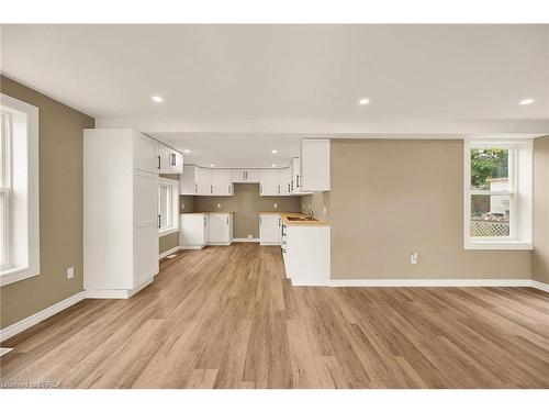 81 Banfield Street, Paris, ON - Indoor Photo Showing Kitchen