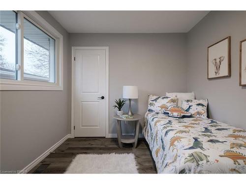 2 Waddington Street, Brantford, ON - Indoor Photo Showing Bedroom