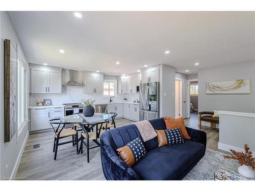 41 Dante Crescent, Brantford, ON - Indoor Photo Showing Living Room