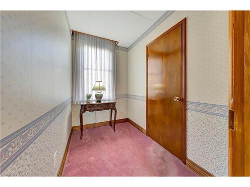 5 Oxford Street E, Drumbo, ON - Indoor Photo Showing Other Room