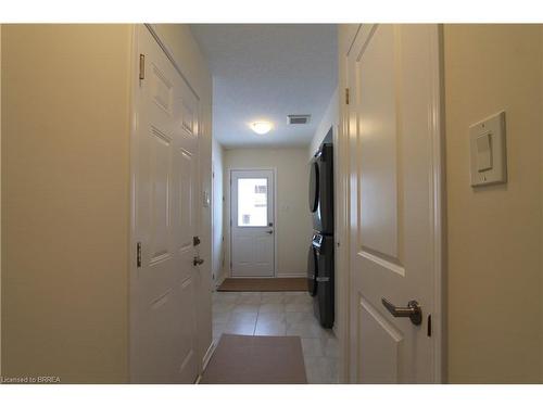 43 Holder Drive, Brantford, ON - Indoor Photo Showing Other Room