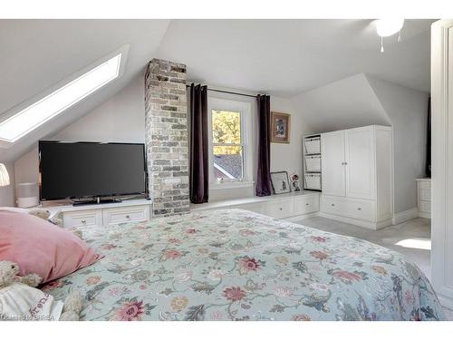 41 Locks Road, Brantford, ON - Indoor Photo Showing Bedroom