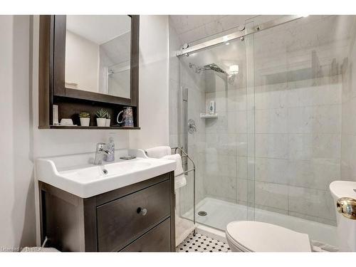 41 Locks Road, Brantford, ON - Indoor Photo Showing Bathroom