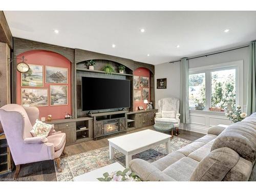 41 Locks Road, Brantford, ON - Indoor Photo Showing Living Room