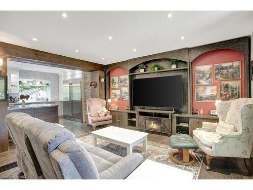 41 Locks Road, Brantford, ON - Indoor Photo Showing Living Room