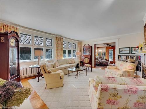 282 Dufferin Avenue, Brantford, ON - Indoor Photo Showing Living Room