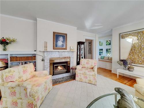 282 Dufferin Avenue, Brantford, ON - Indoor Photo Showing Living Room With Fireplace