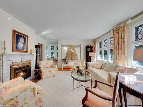 282 Dufferin Avenue, Brantford, ON - Indoor Photo Showing Living Room With Fireplace