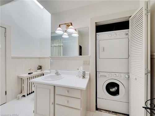 282 Dufferin Avenue, Brantford, ON - Indoor Photo Showing Laundry Room