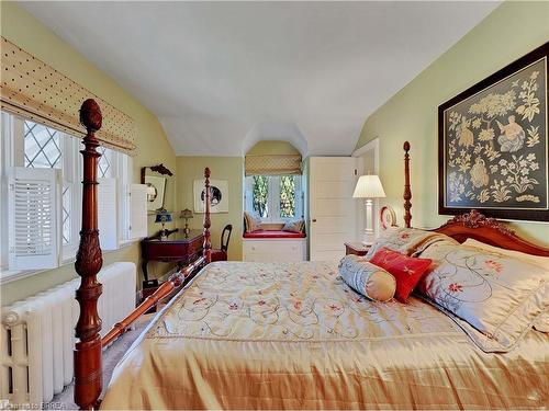 282 Dufferin Avenue, Brantford, ON - Indoor Photo Showing Bedroom