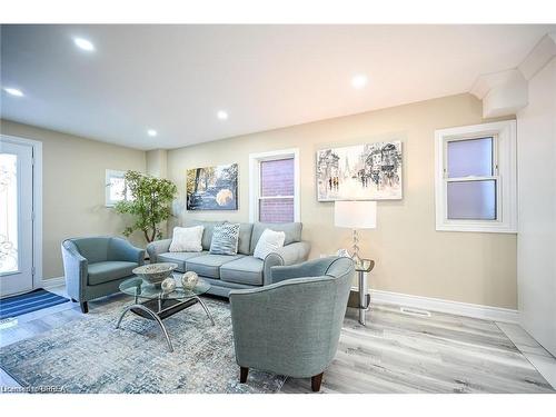 Main-1210 Dunsmure Road, Hamilton, ON - Indoor Photo Showing Living Room