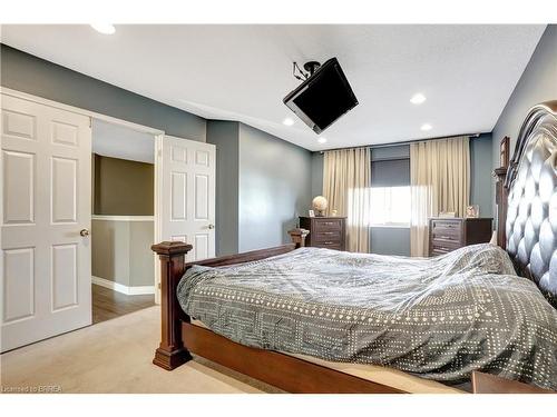 146 Blackburn Drive, Brantford, ON - Indoor Photo Showing Bedroom