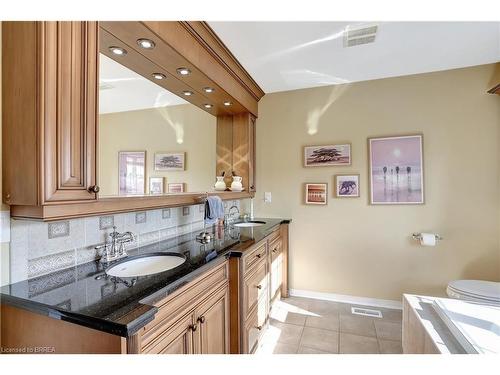 146 Blackburn Drive, Brantford, ON - Indoor Photo Showing Bathroom