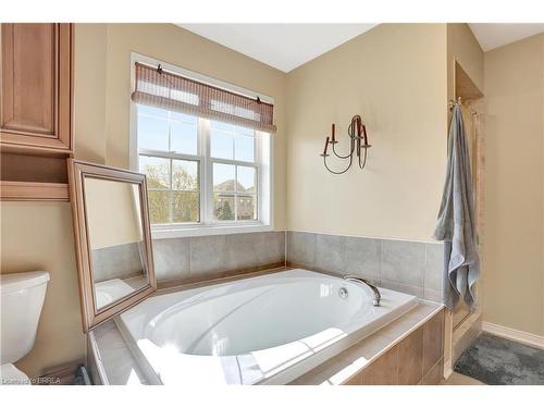 146 Blackburn Drive, Brantford, ON - Indoor Photo Showing Bathroom