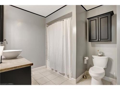 146 Blackburn Drive, Brantford, ON - Indoor Photo Showing Bathroom