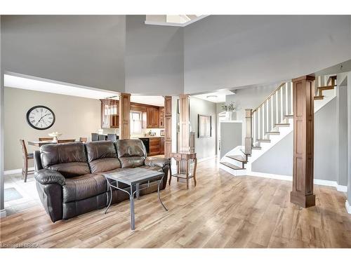 146 Blackburn Drive, Brantford, ON - Indoor Photo Showing Living Room