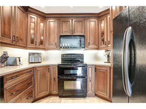 146 Blackburn Drive, Brantford, ON - Indoor Photo Showing Kitchen