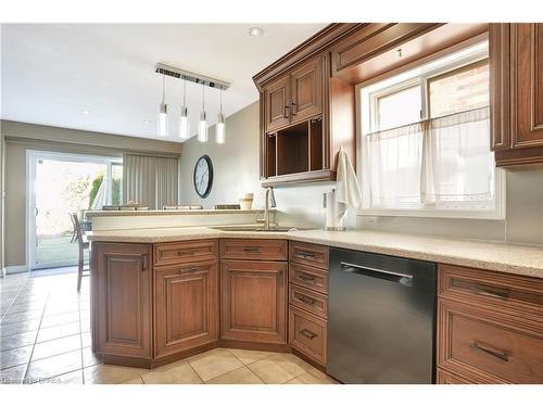 146 Blackburn Drive, Brantford, ON - Indoor Photo Showing Kitchen