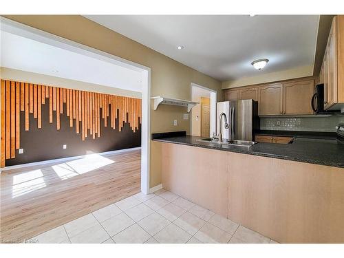 17-220 Blackburn Drive, Brantford, ON - Indoor Photo Showing Kitchen